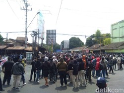 Massa Aksi Gejayan Memanggil Mulai Berkumpul di Pertigaan Colombo