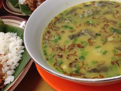 Segar Gurih Soto Kuning Bogor Penambah Energi di Pagi Hari