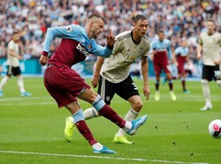 West Ham unggul lebih dulu lewat tendangan Andriy Yarmolenko. Gol itu membuat West Ham unggul 1-0 dari MU satu menit sebelum turun minum. Istimewa/David Klein/Reuters.
