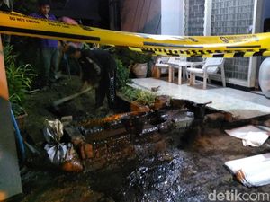 Kolam Penampungan Lumpur yang Menyembur di Surabaya Diperbesar Kolam Penampungan Lumpur yang Menyembur di Surabaya Diperbesar