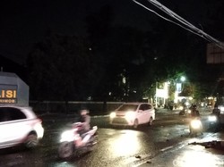 Sempat Ditutup Akibat Demo Ricuh, Lalin di DPRD Jabar Kembali Lancar