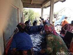 Tiga Bulan, 400 Tangki Air Dikirim ke Warga Lamongan Atasi Kekeringan