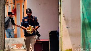 Jadi Tontonan Emak-emak, Ini TKP Penangkapan Terduga Teroris di Bekasi