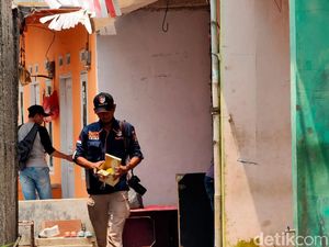 Jadi Tontonan Emak-emak, Ini TKP Penangkapan Terduga Teroris di Bekasi