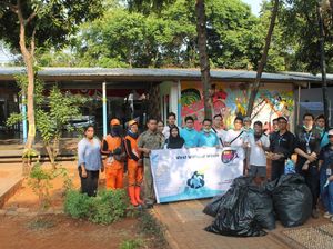 Jakarta Aquarium Ajak Warga Bersihkan Sampah Plastik Jakarta Aquarium Ajak Warga Bersihkan Sampah Plastik