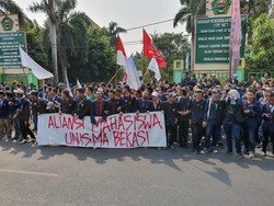 Serukan Kosongkan Kelas, Ratusan Mahasiswa Bekasi ke Jakarta Ikut Demo DPR