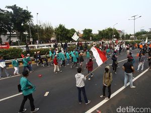 Demo Rusuh Bikin Rupiah dan IHSG Goyah