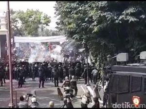Ricuh Aksi #BengawanMelawan, Satu Orang Diamankan Polisi Ricuh Aksi #BengawanMelawan, Satu Orang Diamankan Polisi