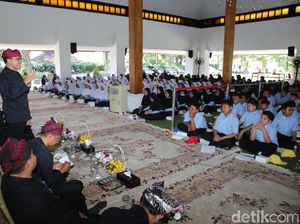 Diserbu Pelajar SMP, Bupati Anas Beri Nasihat dan  Motivasi