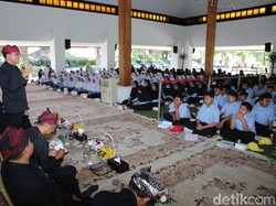 Diserbu Pelajar SMP, Bupati Anas Beri Nasihat dan  Motivasi