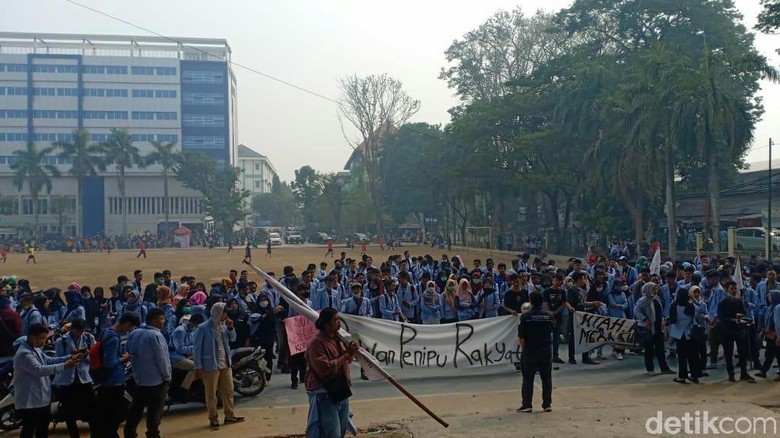 Sumsel Bergerak! Mahasiswa Palembang Turun ke Jalan Demo Tolak RKUHP