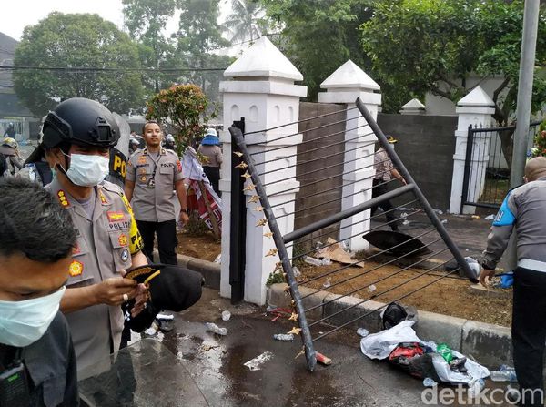 Dampak Kerusakan Imbas Demo di Gedung DPRD Jabar