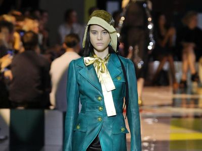 Foto: 15 Busana Timeless dari Prada di Milan Fashion Week 2019
