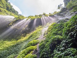 Air Terjun Madakaripura, Mitos Awet Muda Hingga Pertapaan Gajah Mada