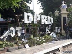 Kerusakan DPRD Solo Usai Didemo Capai Rp 200 Juta