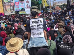 Corak Demo Mahasiswa Woles 2019: Poster Lucu dan Medsos