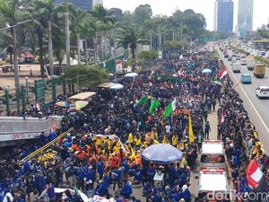 Aksi di DPR, Ketua YLBHI: Rezim Infrastruktur Tak Mau Diganggu Korupsinya Aksi di DPR, Ketua YLBHI: Rezim Infrastruktur Tak Mau Diganggu Korupsinya