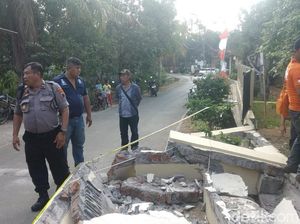 Seorang Siswa SD Tewas Tertimpa Tembok Sekolah di Semarang Seorang Siswa SD Tewas Tertimpa Tembok Sekolah di Semarang