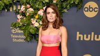 Penampilan Seksi Mandy Moore yang Bikin Suaminya Bangga