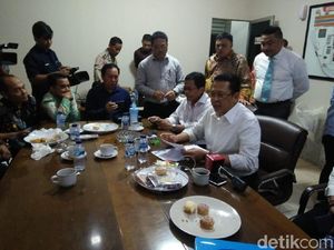 Di Tengah Demo Mahasiswa, Ketua DPR Terima Perwakilan AJI