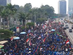 Ada Lemparan Botol ke Gerbang DPR, Polisi Minta Mahasiswa Tak Provokasi