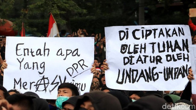 RUU KUHP Ditunda, Kumpul Kebo hingga LGBT Belum Bisa Dipidana