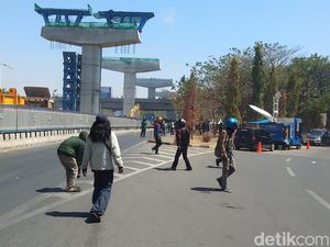 Polisi Tembakkan Gas Air Mata, Mahasiswa Dipukul Mundur dari DPRD Sulsel