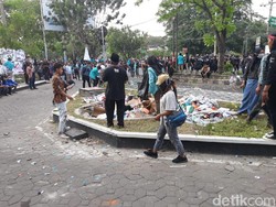 Massa Aksi #BengawanMelawan di Solo Mulai Bubarkan Diri