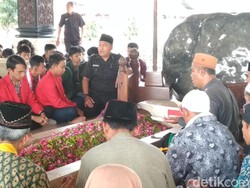 Tak Jadi Demo, Mahasiswa Blitar Pilih Ziarah ke Makam Bung Karno
