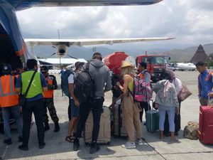 Jenazah Satu Keluarga Korban Rusuh Wamena Diterbangkan ke Makassar