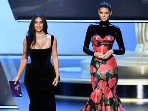 Kim dan Kendall Jenner, Zendaya hingga Jolin Tsai Kim dan Kendall Jenner, Zendaya hingga Jolin Tsai