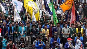 Eksodus Mahasiswa Menuju Gedung DPR