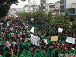 Demo Tolak RUU Kontroversi, Mahasiswa Kepung DPRK Lhokseumawe