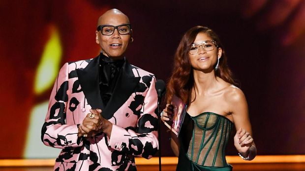LOS ANGELES, CALIFORNIA - SEPTEMBER 22: (L-R) RuPaul and Zendaya speak onstage during the 71st Emmy Awards at Microsoft Theater on September 22, 2019 in Los Angeles, California. (Photo by Kevin Winter/Getty Images)