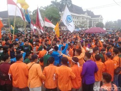 Video Ricuh Demo Tolak Revisi UU KPK di Jambi, 2 Mahasiswi Pingsan