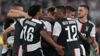 Penguasa Seri A, Juventus, juga masih belum ternoda sejauh ini. Lima kemenangan dan satu hasil imbang menjadi awal yang bagus buat Bianconeri mempertahankan gelarnya. (Emilio Andreoli/Getty Images)