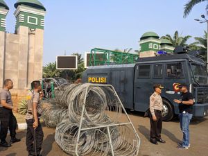 Bakal Ada Demo, Water Cannon-Kawat Berduri Disiapkan di Depan DPR