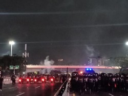 Gas Air Mata Menyebabkan Mata Perih, Ini Cara Mengatasinya!