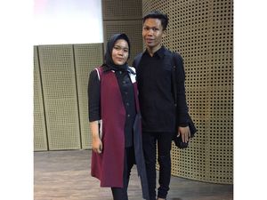 Inspiratif! Siswa Ini Terima Jahitan Demi Biaya Sekolah, Kini Show di Paris Inspiratif! Siswa Ini Terima Jahitan Demi Biaya Sekolah, Kini Show di Paris