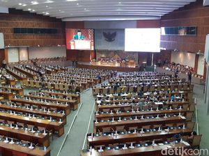 Tok! DPR Sahkan RUU Pesantren Tok! DPR Sahkan RUU Pesantren