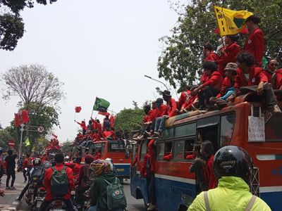 Saat Mahasiswa Sambangi Gedung DPR-RI Hari Ini