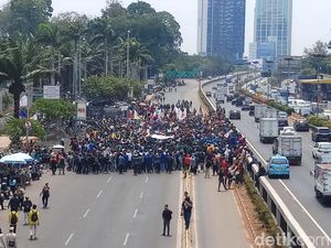 Agar Tak Ambruk Saat Demonstrasi, Kenali 6 Tanda Bahaya Dehidrasi