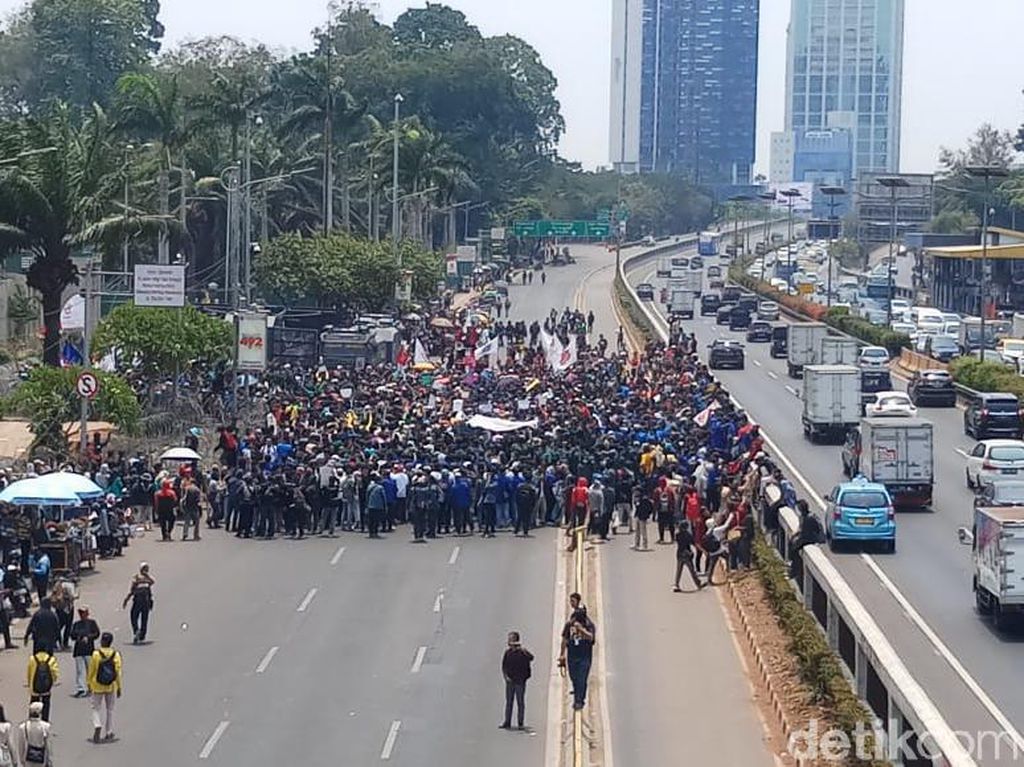 Agar Tak Ambruk Saat Demonstrasi, Kenali 6 Tanda Bahaya Dehidrasi Agar Tak Ambruk Saat Demonstrasi, Kenali 6 Tanda Bahaya Dehidrasi