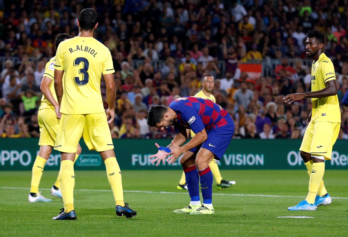 Luis Suarez dikritik setelah gagal lagi mencetak gol. Kali ini di laga Barcelona vs Villarreal. (Foto: Albert Gea / Reuters)