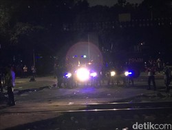 Bergeser, Ini 3 Zona Ricuh Demo di Sekitar DPR Malam Ini