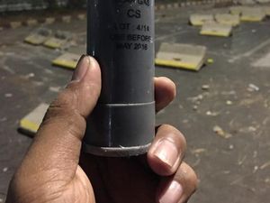 Gas Air Mata yang Kedaluwarsa Bisa Jadi Racun? Ini Kata Ahli Kimia Gas Air Mata yang Kedaluwarsa Bisa Jadi Racun? Ini Kata Ahli Kimia