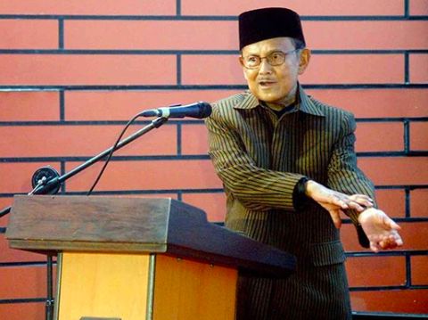 Cinta Habibie-Ilona, Terhalang Restu & Perbedaan Agama
