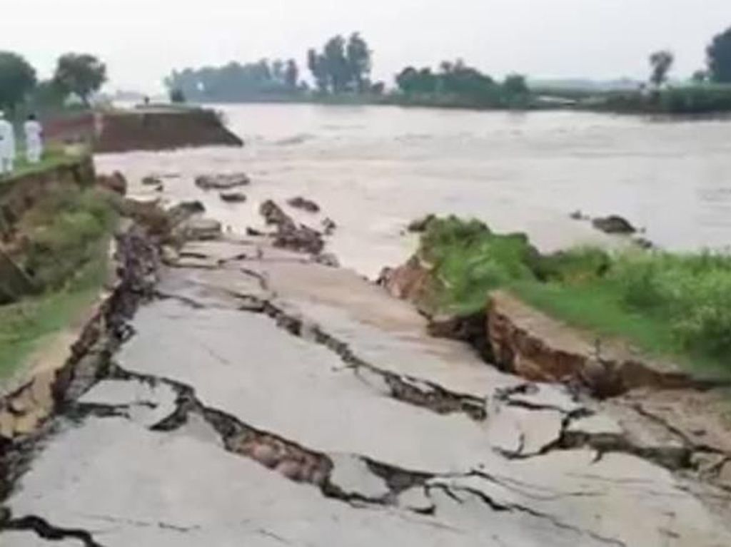 19 Orang Tewas dan 300 Luka-luka Akibat Gempa di Pakistan 19 Orang Tewas dan 300 Luka-luka Akibat Gempa di Pakistan