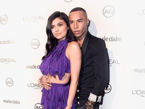 Kylie Jenner Kolaborasi dengan Balmain Rilis Makeup di Paris Fashion Week