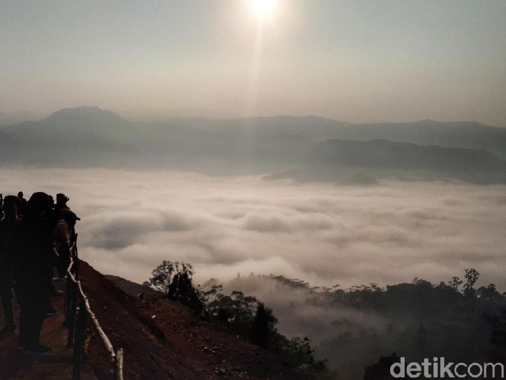 Wisata Viral Tahun Ini: Negeri di Atas Awan hingga M Bloc Space Wisata Viral Tahun Ini: Negeri di Atas Awan hingga M Bloc Space